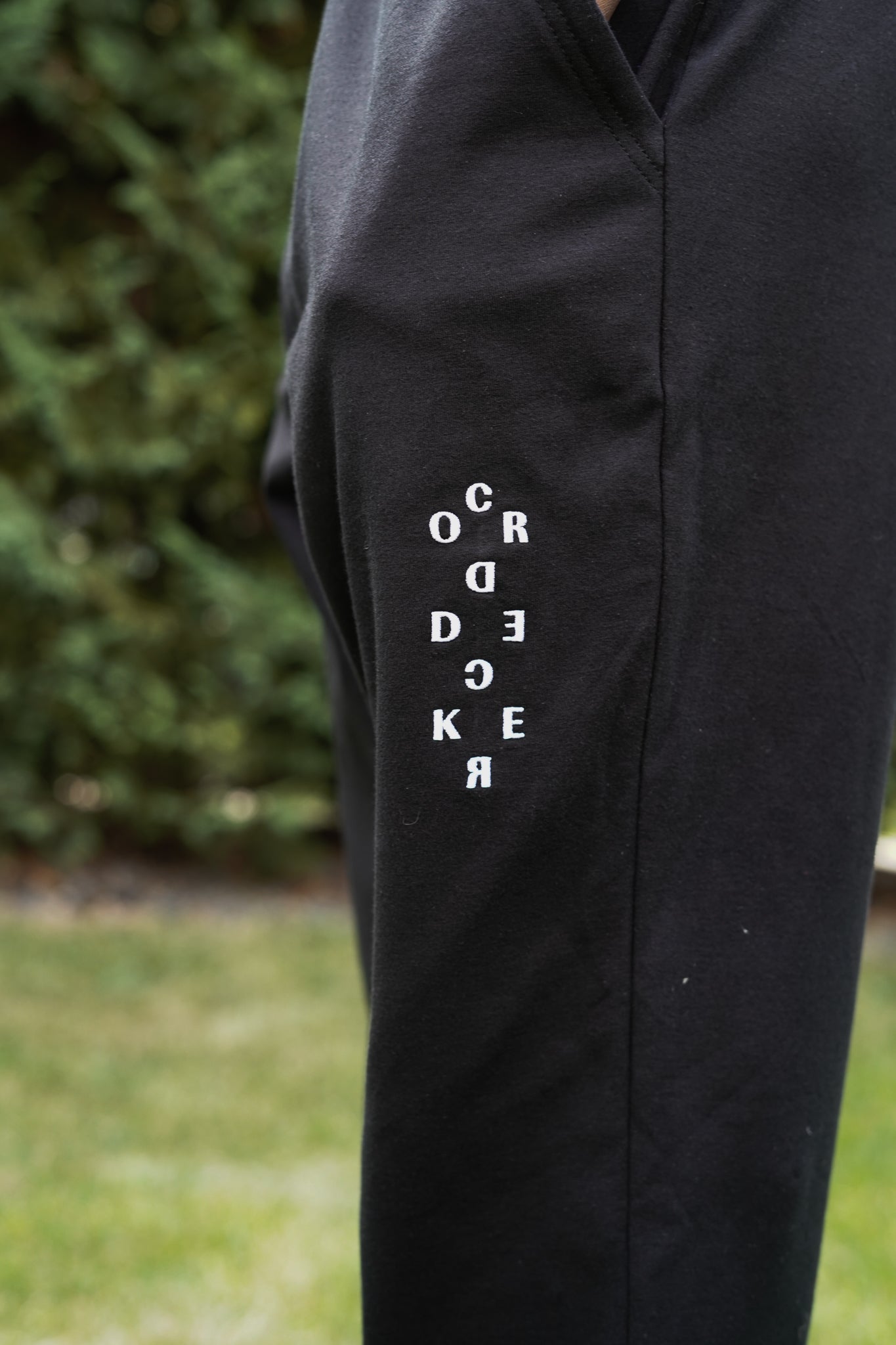 Unisex tepláky s logom