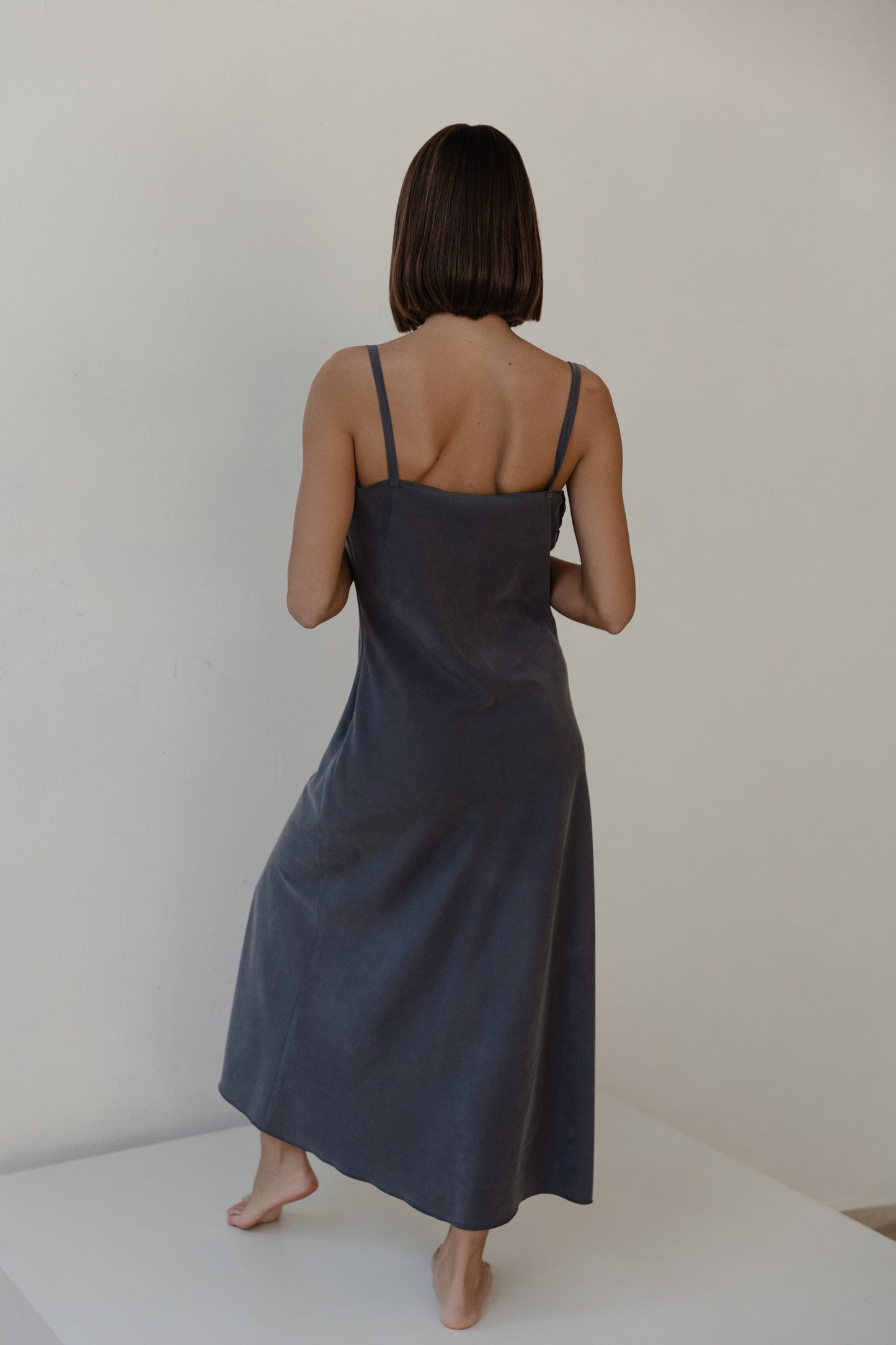 Šedé šaty dámske